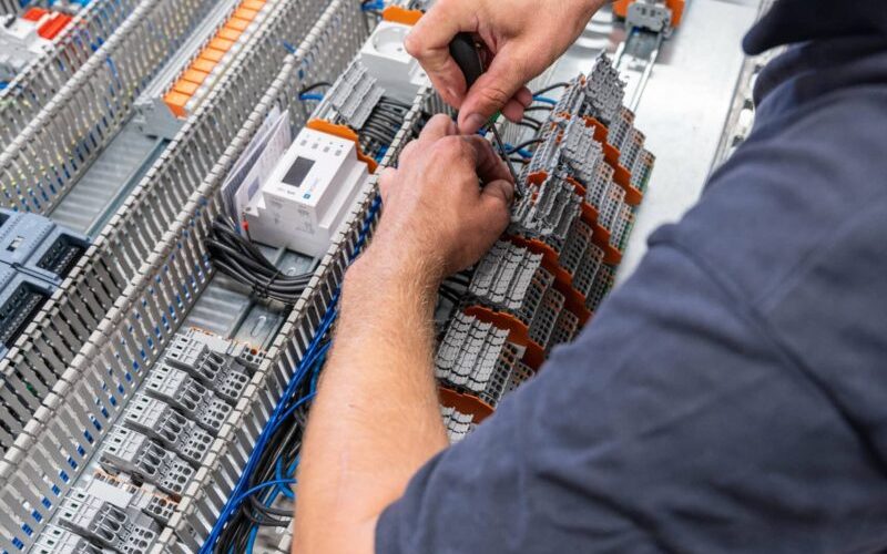 A7409355-scaled-e1729240529873